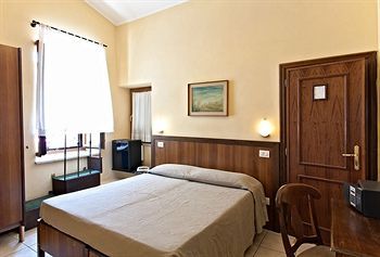 Trastevere Hotel Cisterna Rom Exterior foto