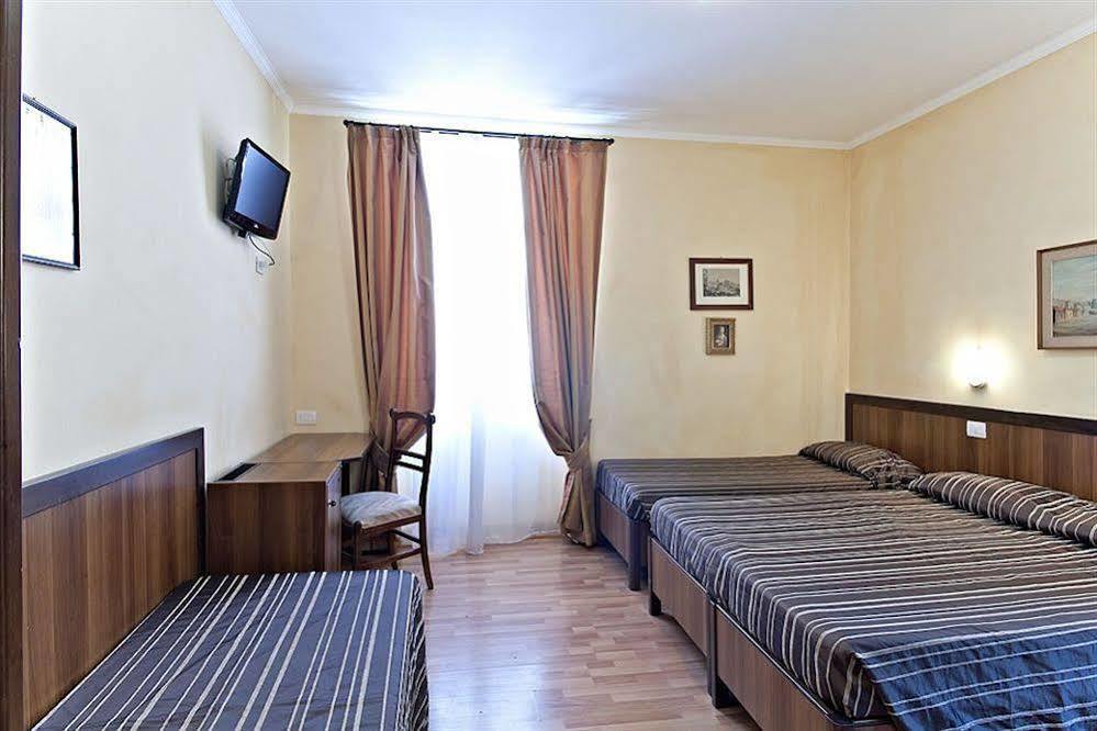 Trastevere Hotel Cisterna Rom Exterior foto